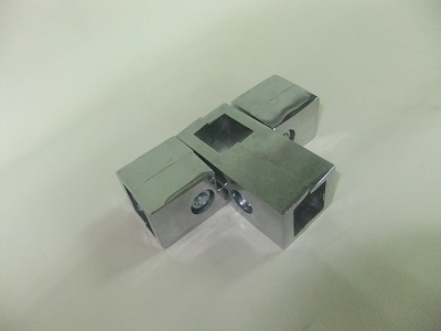 Держатель 3-х трубный 25*25mm наружный хром