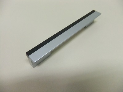 Ручка-скоба металлик+дуб Венге 128 мм 250/50