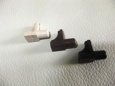 Полкодержатель 5 мм пластмасс (100/1000)